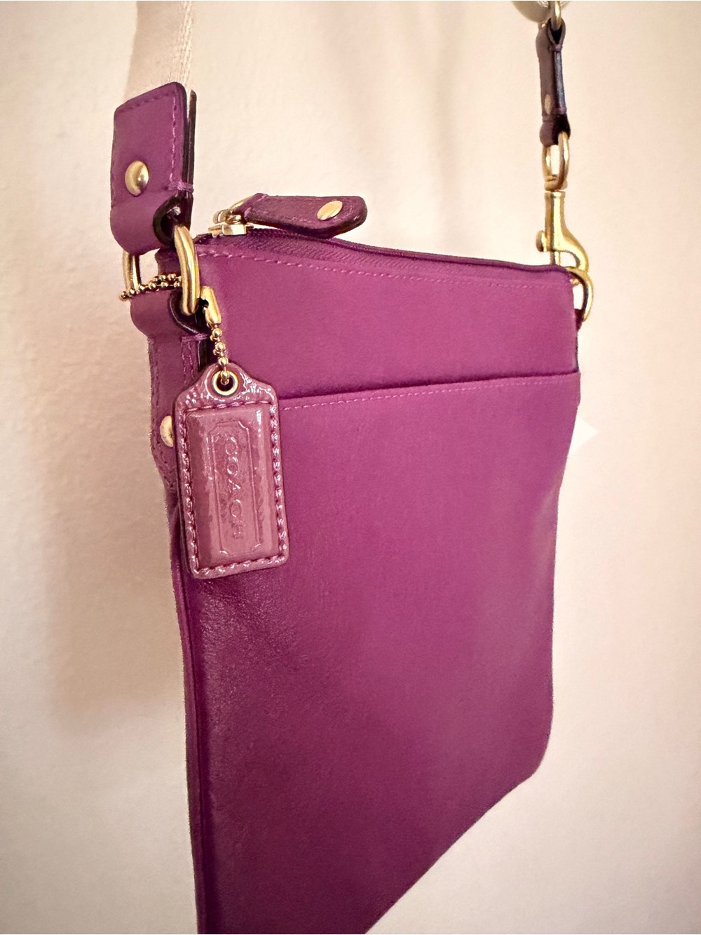 Coach Plum Pebble Leather Crossbody with Cream Contrast Strap - Picture 4 of 9